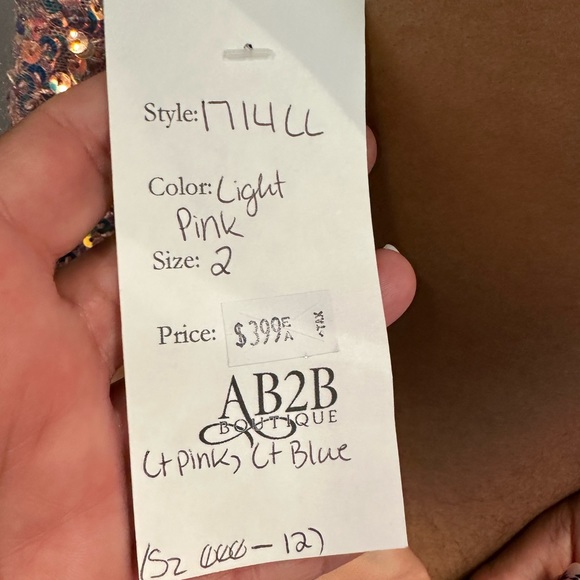 Lucci Lu sequined dress, size 4, new, only worn once for about 4 hours - Picture 3 of 7